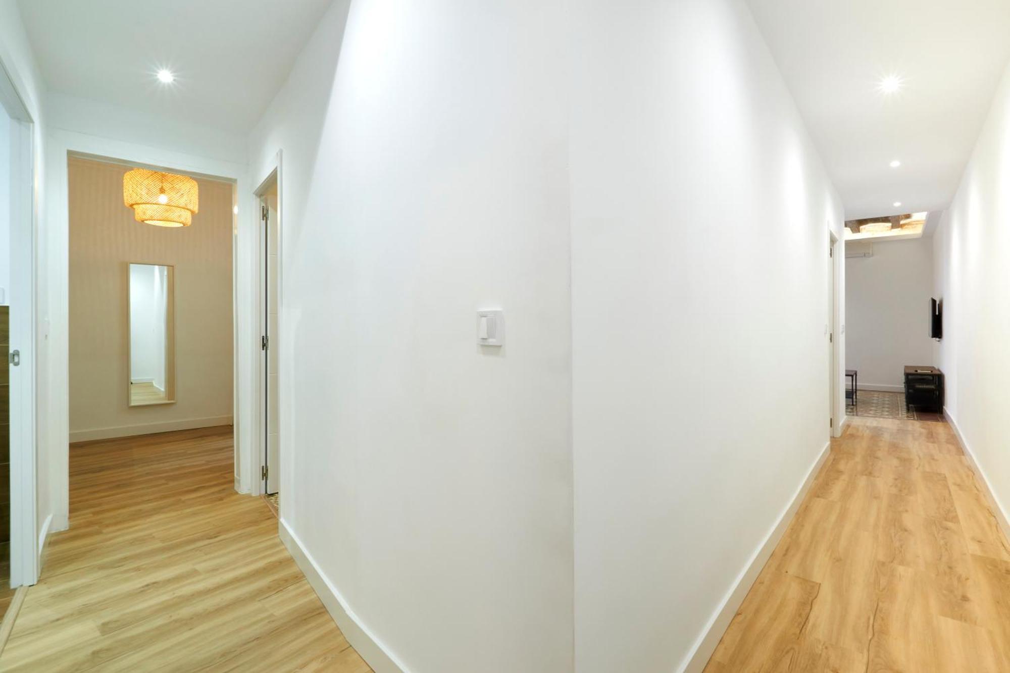 Comfortable Apartment Next To Apolo Theater バルセロナ エクステリア 写真